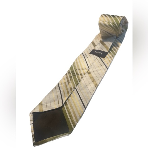 Mexx Vintage Green and Gold Fashionable Stylish Work Trendy Italian Silk Tie OS - Picture 2 of 2